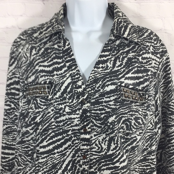 Animal Print Long Sleeve Button Front Top Size XL - Picture 2 of 8